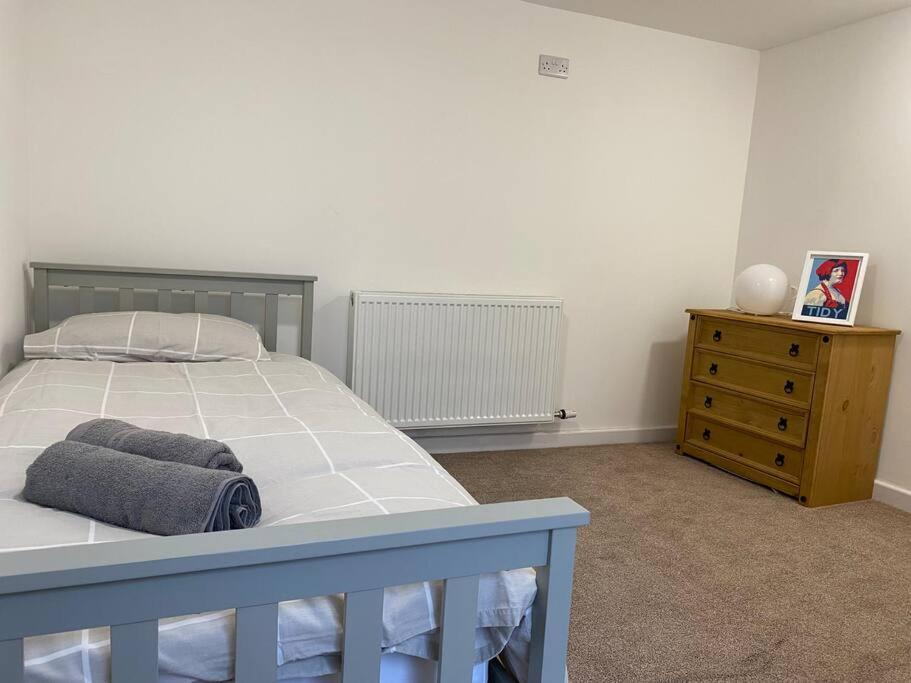 Modern 2 Bedroom Cottage Near Bike Park Wales. Мертір-Тідвіл Екстер'єр фото